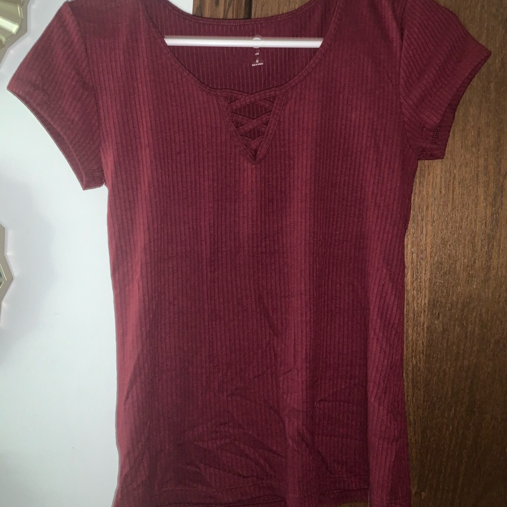 Never worn So shirt.